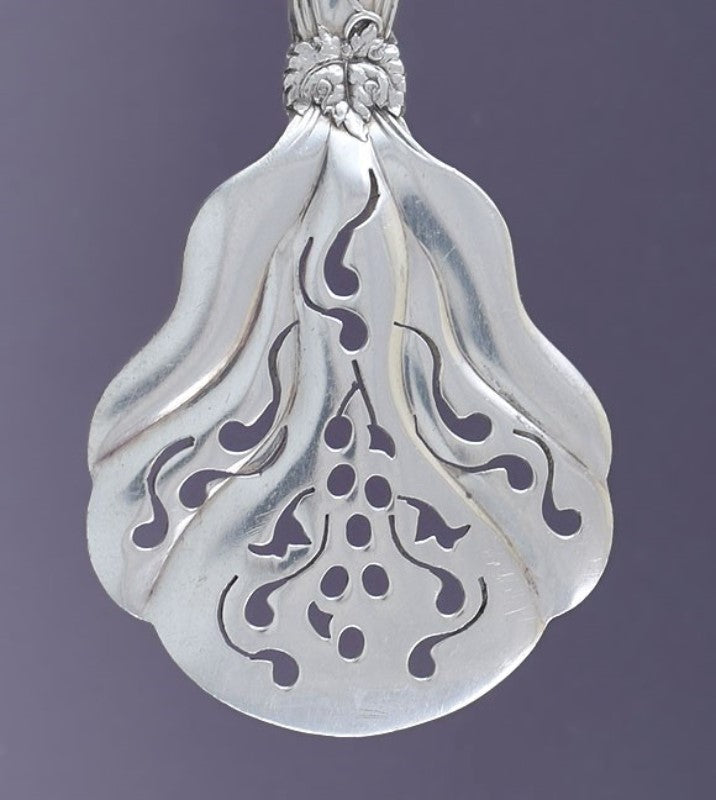 Rare Antique Int'l Sterling Silver Cloeta Grape Cluster Pastry Serving Tongs