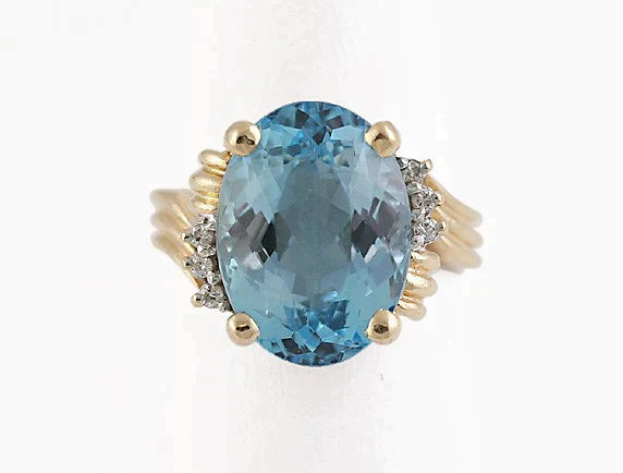 Attractive Modern 14K Gold Diamond & ~10.5ct Blue Topaz Ring