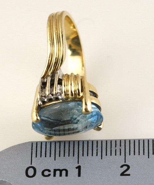 Attractive Modern 14K Gold Diamond & ~10.5ct Blue Topaz Ring