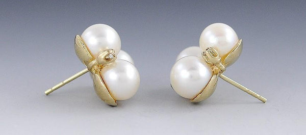 Modern Pretty 14k Yellow Gold Pearl & Diamond Stud Earrings