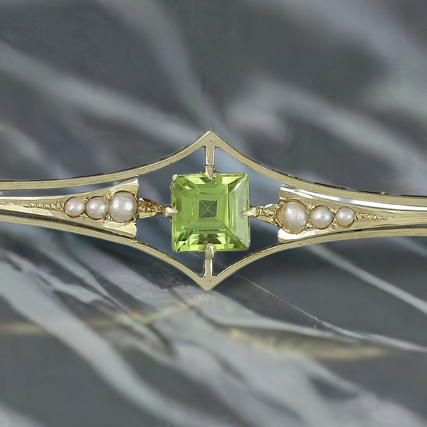 Art Deco c1900-1920s 14k Yellow Gold Peridot Pearl Bar Pin Brooch