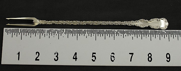 Great Quality Sterling Whiting Louis XV 1891 Long Olive Fork 9"
