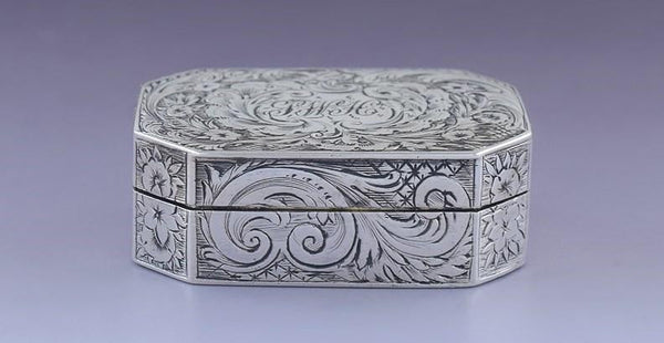 1835 Fine English Georgian Sterling Silver Octagonal Vinaigrette / Scent Box