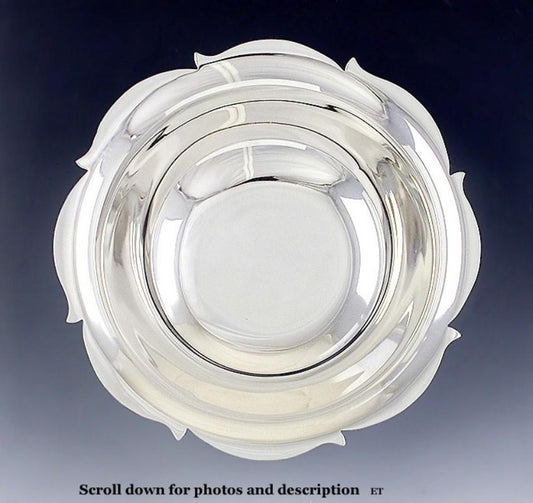 Nice Tiffany Co Sterling Silver Flower Form Bowl 1956-1965 8.25"