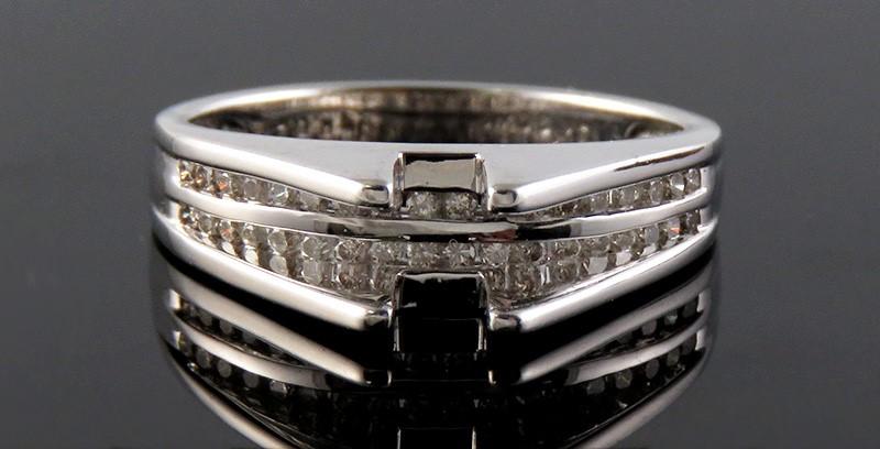 Fabulous 14K White Gold & Diamond Ring/Band w/ Open Setting