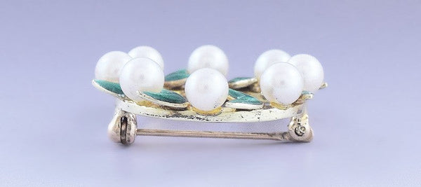 Lovely 14k Gold Pearl Green Enamel Mistletoe Wreath Brooch Pin