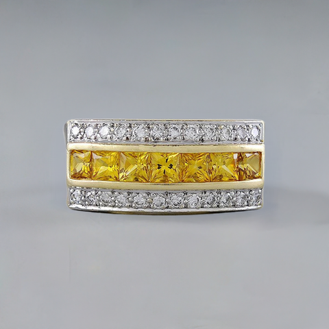 Beautiful Modern 18K Gold Yellow Topaz & Diamond Ring