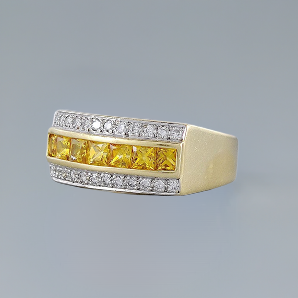 Beautiful Modern 18K Gold Yellow Topaz & Diamond Ring