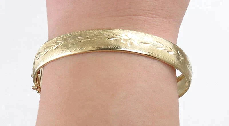 Italian 18K Yellow Gold Florentine Brushed Finish Flower Bangle Bracelet
