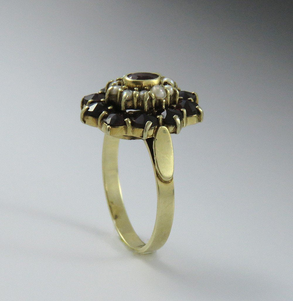 Vintage 14K Yellow Gold Natural Pearl Garnet Gemstone Halo Ring