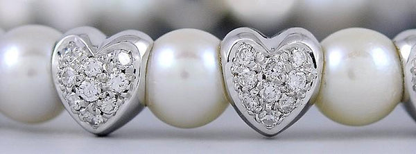 Heart 18K White Gold Pearl and Diamond Bracelet