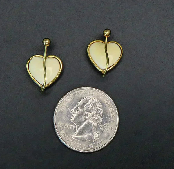 Vintage Sweet 18k Yellow Gold Carved Heart Clip Earrings
