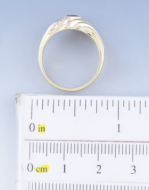 Stylish 18k Yellow Gold Ruby & Diamond Ring