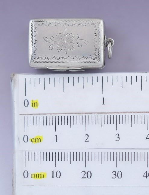1833 Neat English Georgian Sterling Silver Vinaigrette / Scent Box